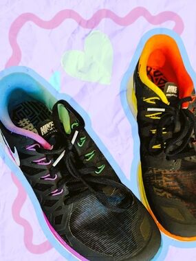 Rare Nike Black Running Shoes Rainbow Accent Details #BeTrue Free 5.0 Size 8 41